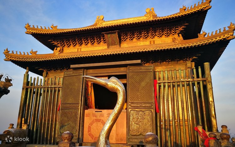 Capa: Viagem para a China: o inestimável valor do Palácio Dourado de Wudang e suas lendas além do tempo